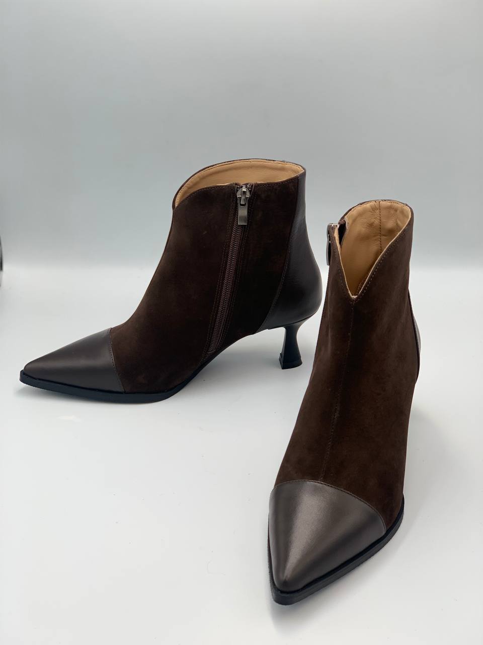Ботильйони жіночі з натурального нубуку CS6085B17WVBRN